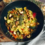 Zitroniger Couscous mit geröstetem Gemüse und Cashews 6 Zitroniger-Couscous-mit-gerostetem-Gemuse-und-Cashews-Rezept